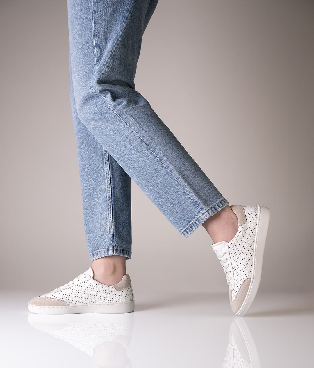 Anna kern 7020 Womens dance sneaker beige / white