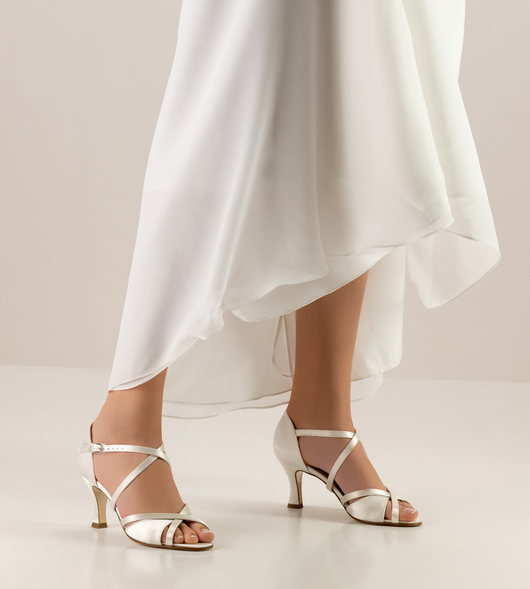 Werner Kern July 6,5 white satin with outside sole
