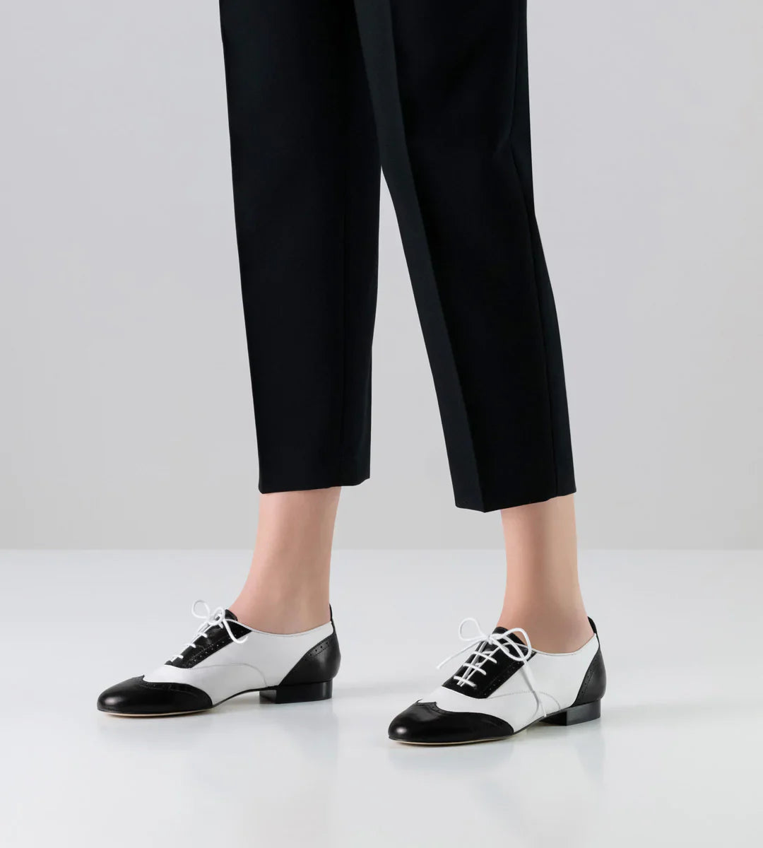 Taylor  Nappa leather – black / white, Suede sole